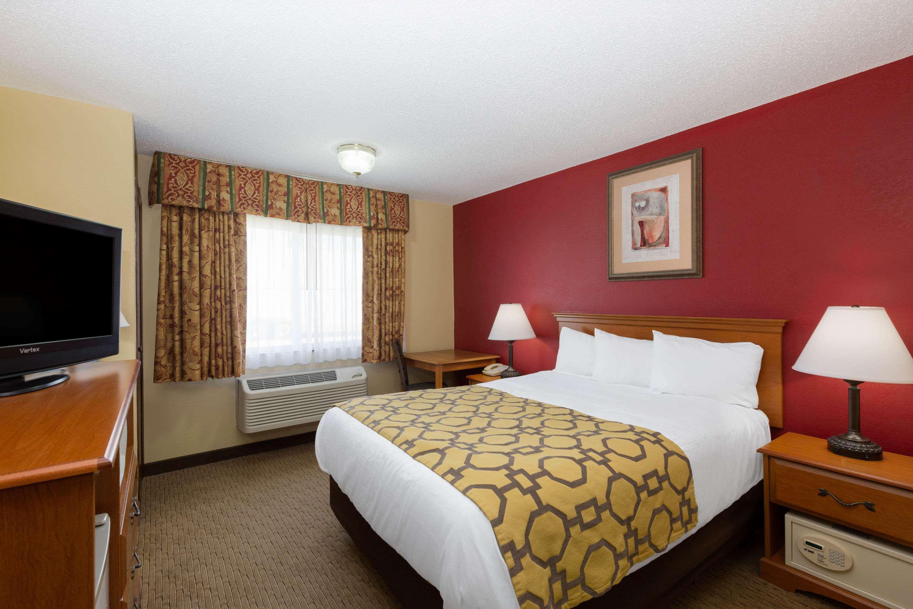 Baymont By Wyndham Fort Dodge Extérieur photo