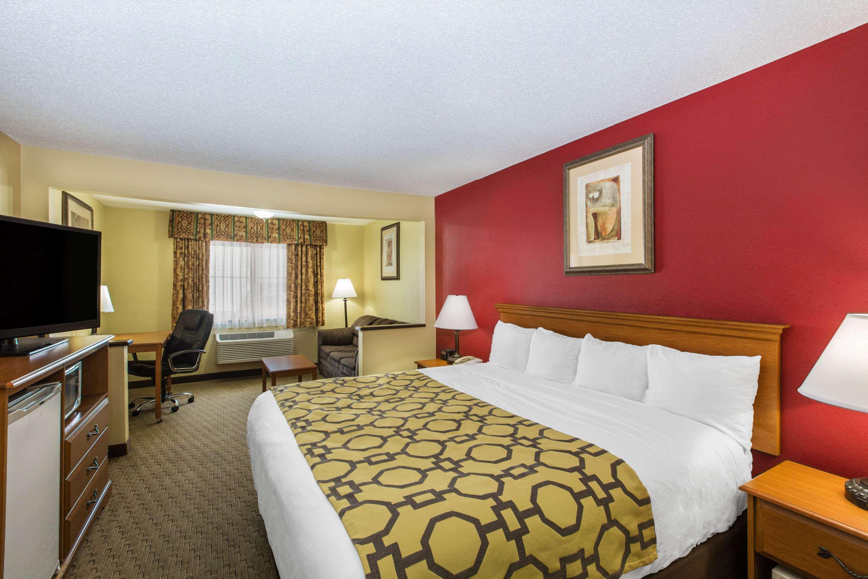 Baymont By Wyndham Fort Dodge Extérieur photo