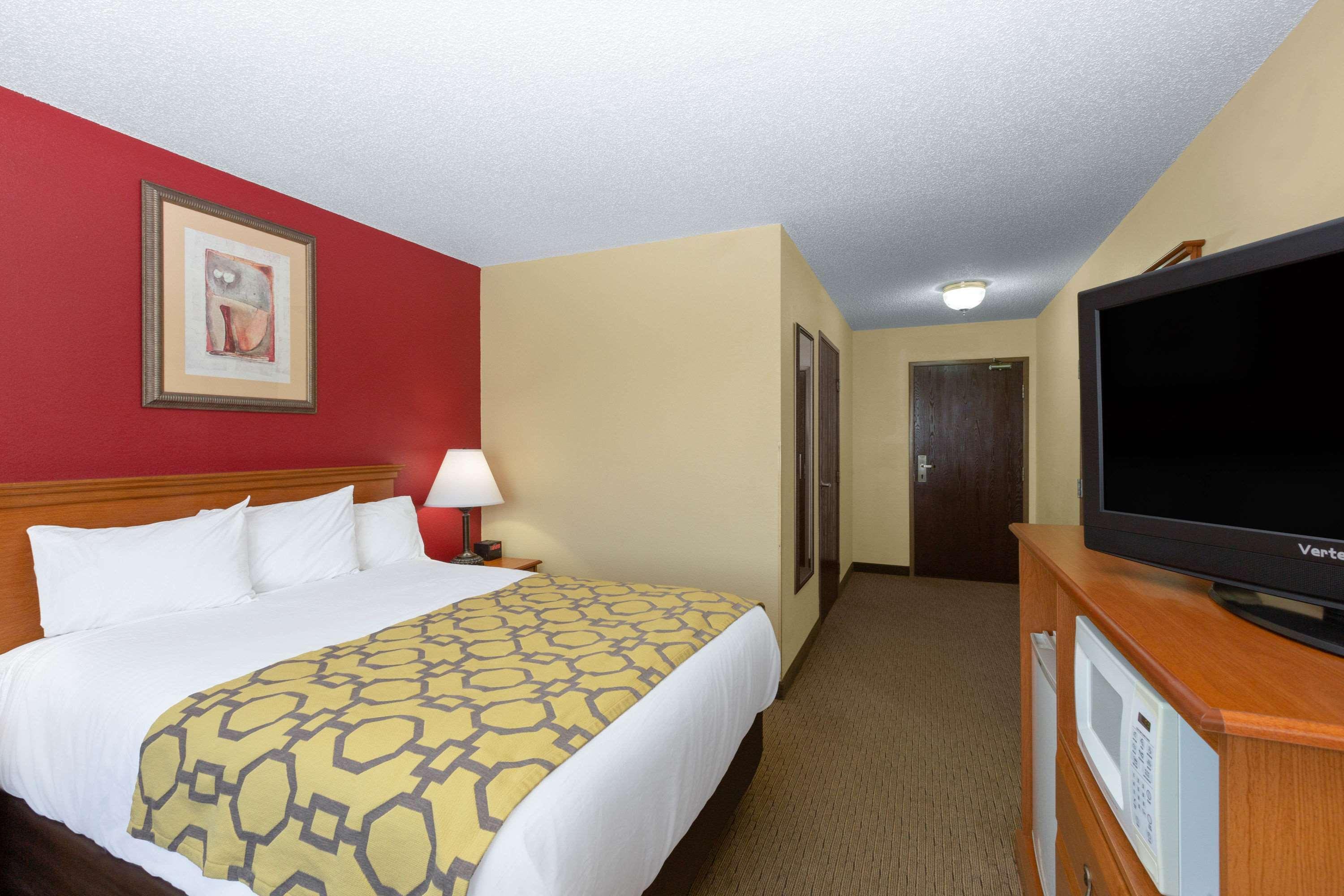 Baymont By Wyndham Fort Dodge Extérieur photo